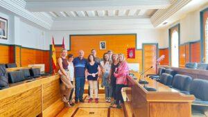 Ir a El grupo de trabajo comunitario, del que forman parte las personas del proyecto en Villarrobledo, se reúne con el Alcalde.